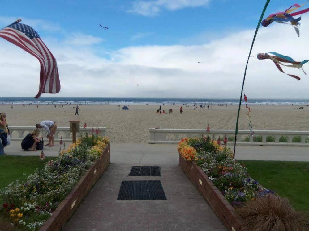 Seashore Inn On The Beach Seaside Esterno foto